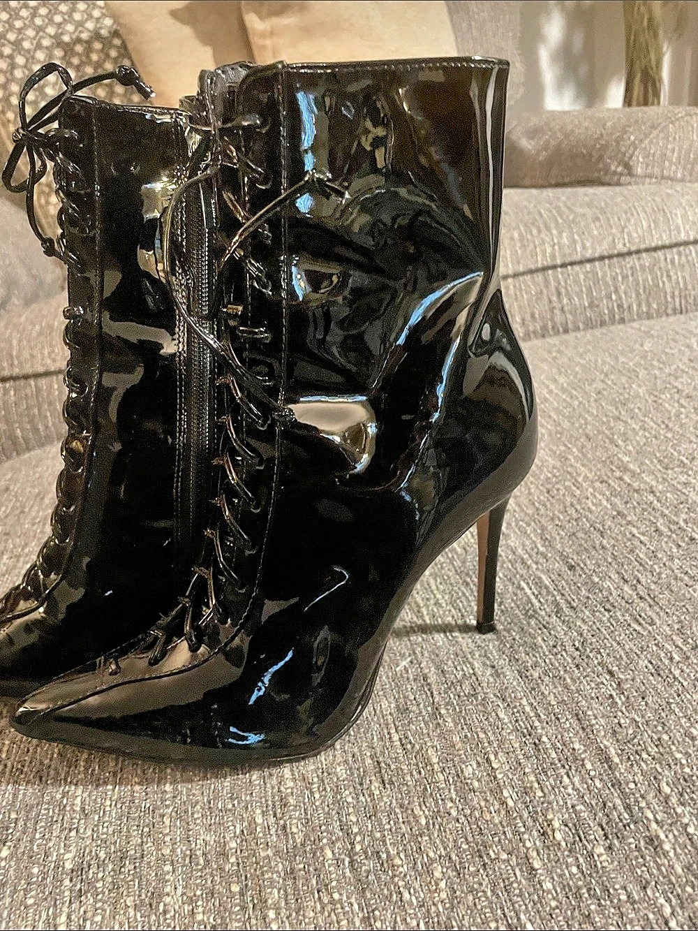Black Patent Lace-Up Heeled Boots made on Brazil 6B
